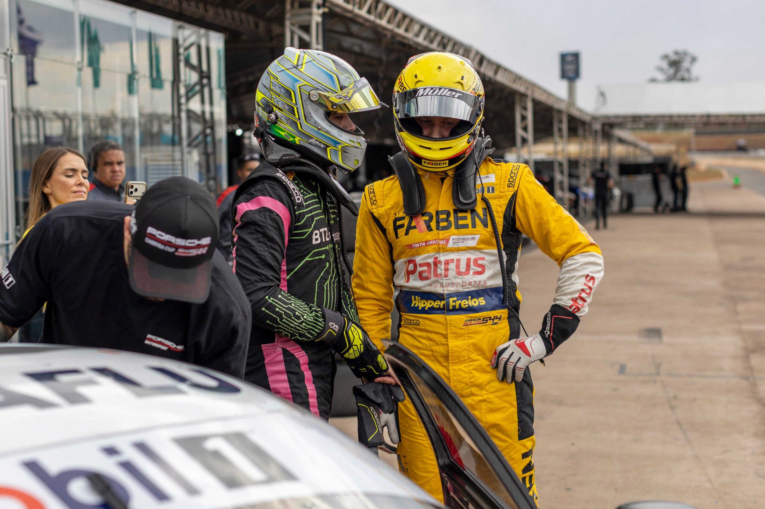 Marçal Muller e Gaetano Di Mauro conseguem primeira fila no endurance da Porsche Cup em Brasília