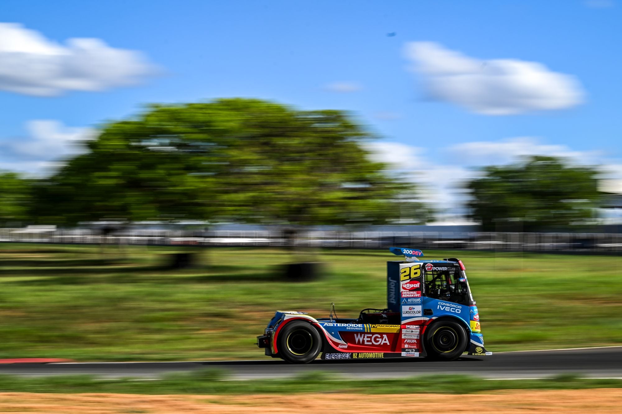 Copa Truck em Chapecó: Raphael Abbate lidera TL2 e Nic Giaffone domina na Elite