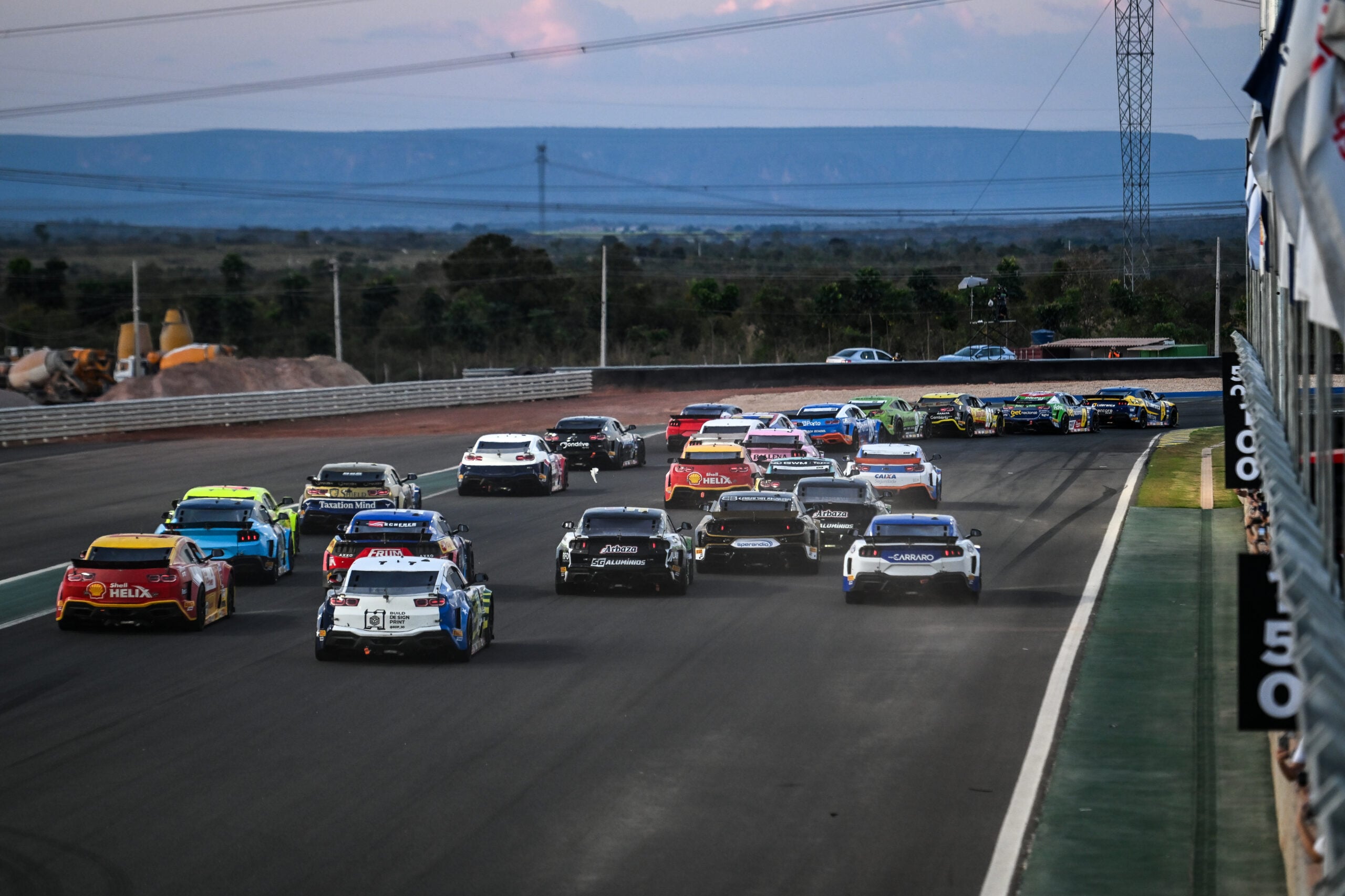 F1: NASCAR Brasil estreia em Chapecó; confira a programação F1: NASCAR Brasil estreia em Chapecó; confira a programação