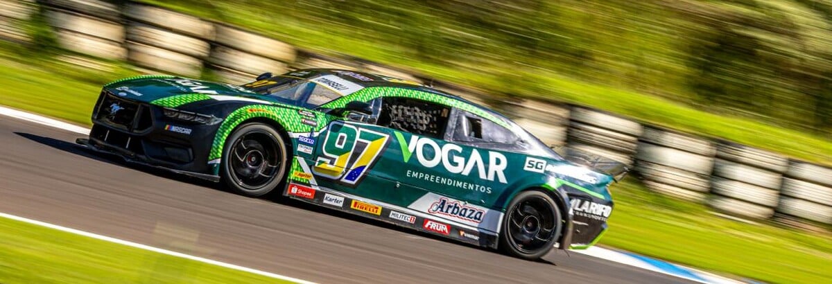 NASCAR Brasil: Bruna Tomaselli se prepara para correr diante da torcida catarinense NASCAR Brasil: Bruna Tomaselli se prepara para correr diante da torcida catarinense
