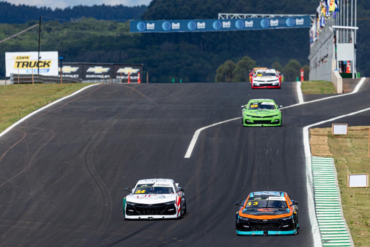 NASCAR Brasil: Ricardo Maurício comanda segundo treino no oval de Chapecó