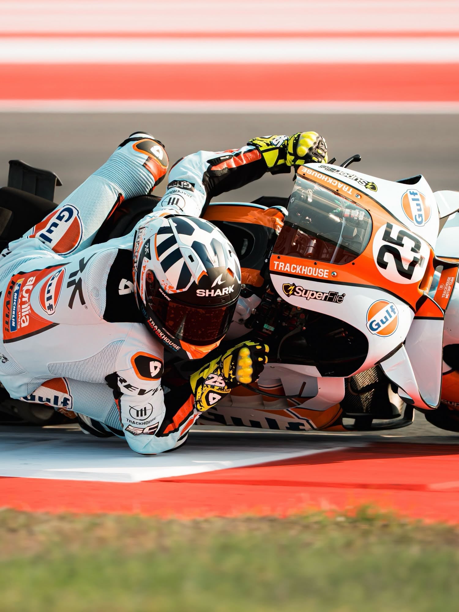 MotoGP: Raúl Fernández conquista a pole position para o GP da Indonésia