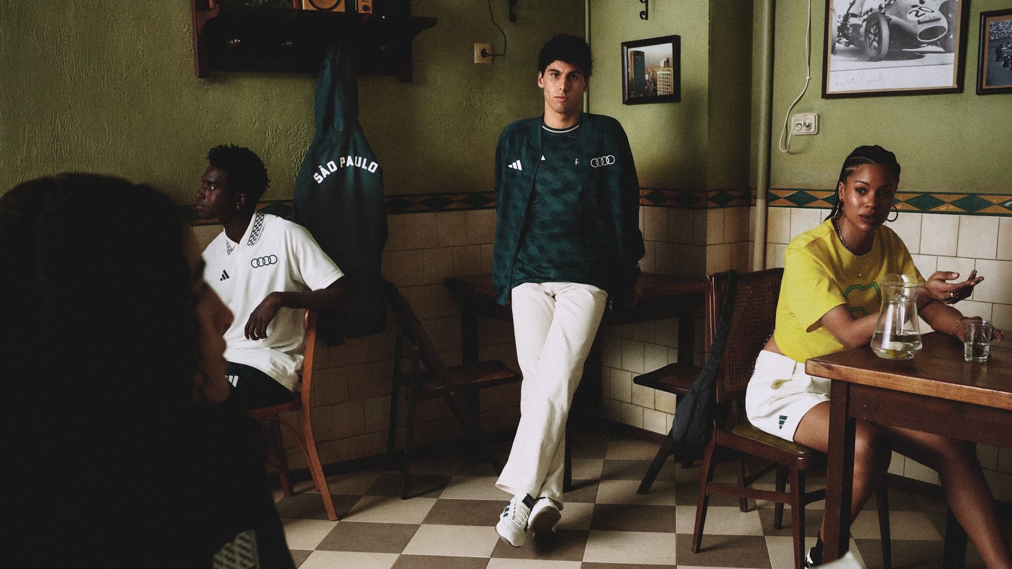 Audi lança com Adidas coleção inspirada em São Paulo para o etapa brasileira da F1 Audi Revolut F1 Team’s São Paulo designs come to life with adidas and Revolut