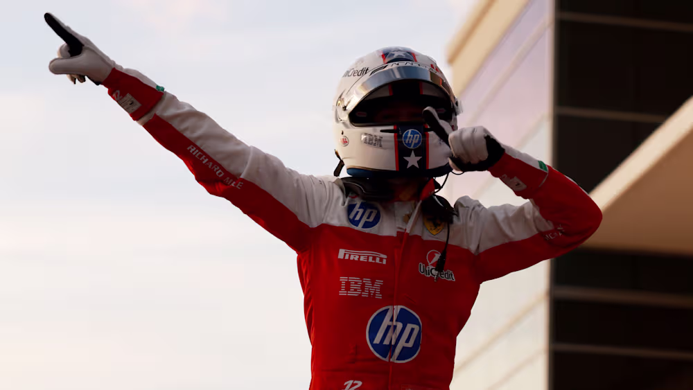 F1 Academy: Alisha Palmowski conquista título de 2026 em Austin; Larsen vence corrida 2