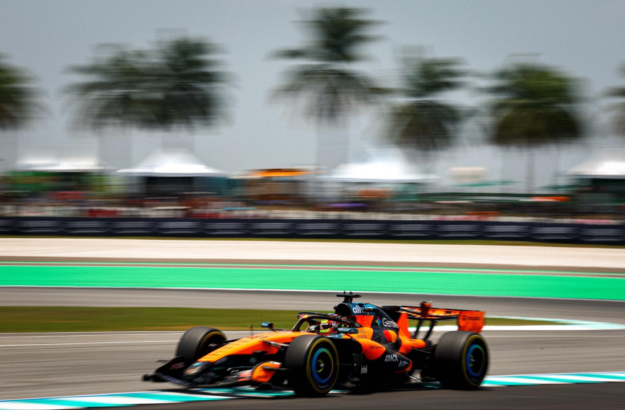 F1: Verstappen é mais rápido no primeiro treino livre do GP do Bahrein da Malásia