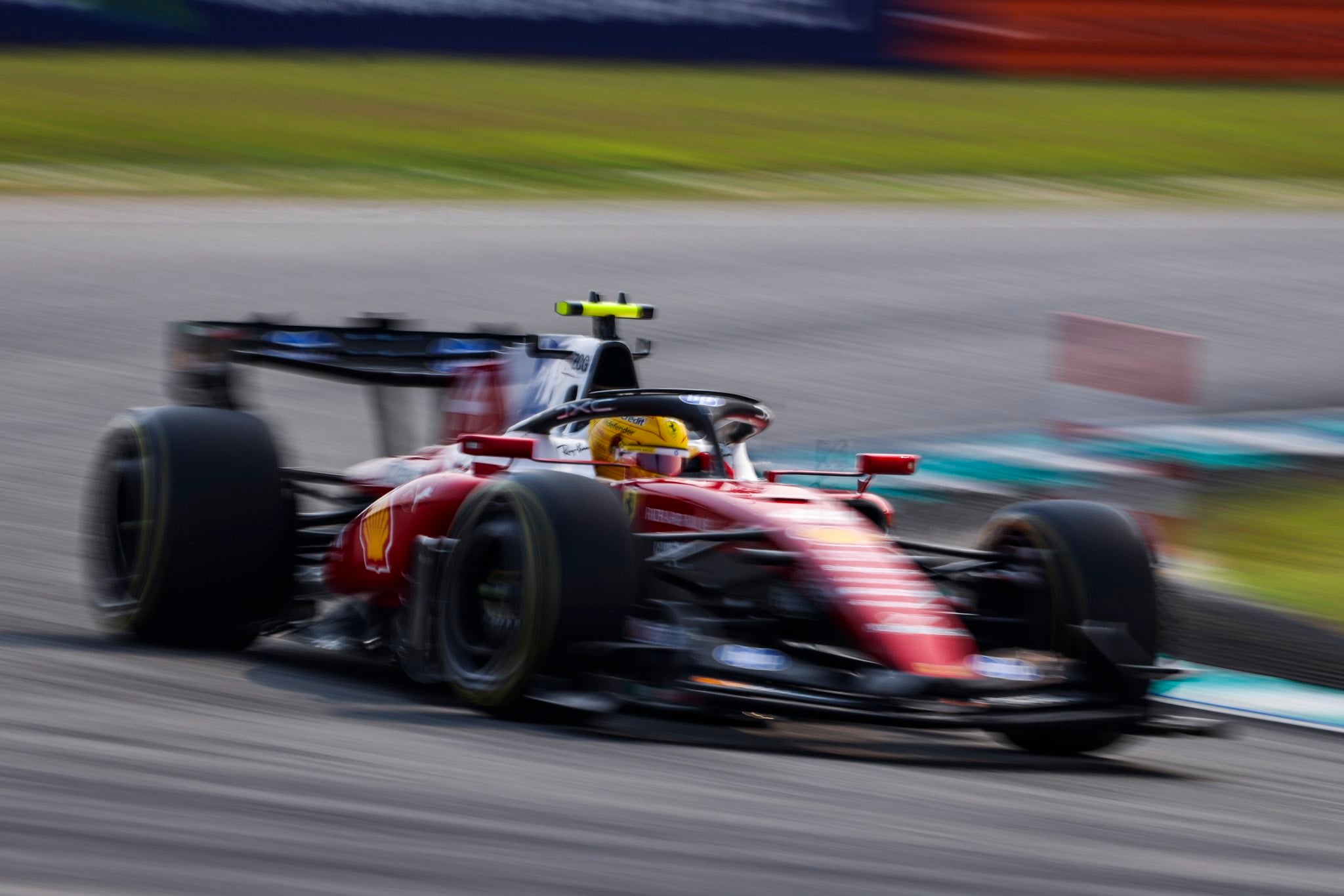 F1: Verstappen voa e consegue primeira pole do ano no GP do Bahrein; Bortoleto é 10º
