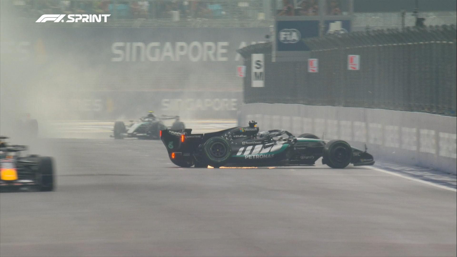 F1: Verstappen sobrevive ao caos e garante vitória da corrida Sprint do GP de Singapura F1: Verstappen sobrevive ao caos e garante vitória da corrida Sprint do GP de Singapura