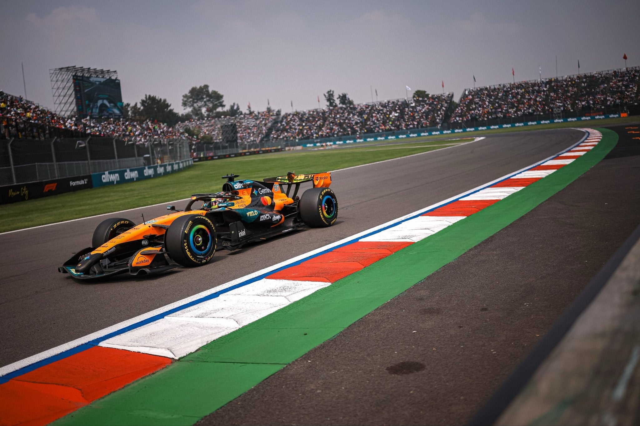 F1: Leclerc domina e é mais rápido no primeiro treino livre do GP do México F1: Leclerc domina e é mais rápido no primeiro treino livre do GP do México