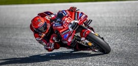 MotoGP: Márquez dá o bote no final e lidera primeiro treino na Austrália