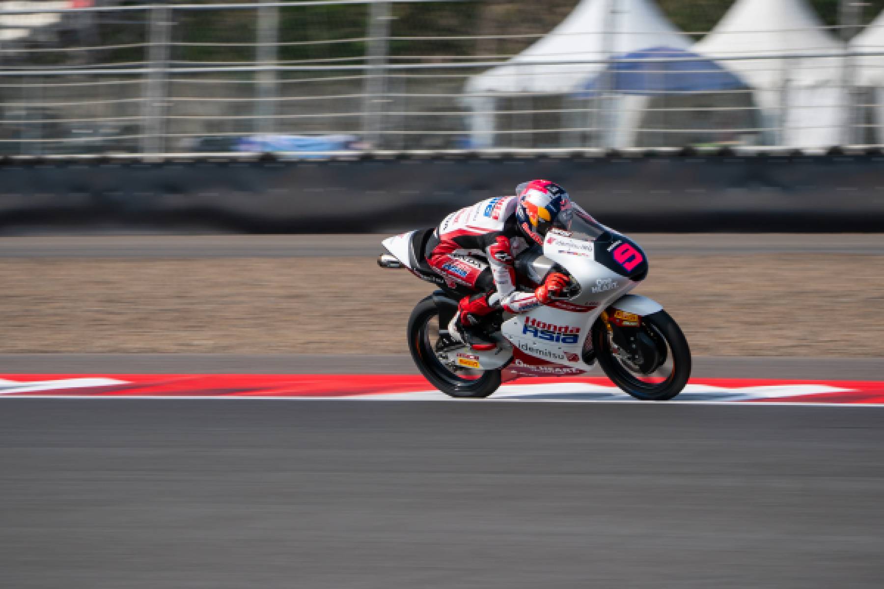Moto3: Veda Pratama surpreende, supera Quiles e fatura pole na Austrália