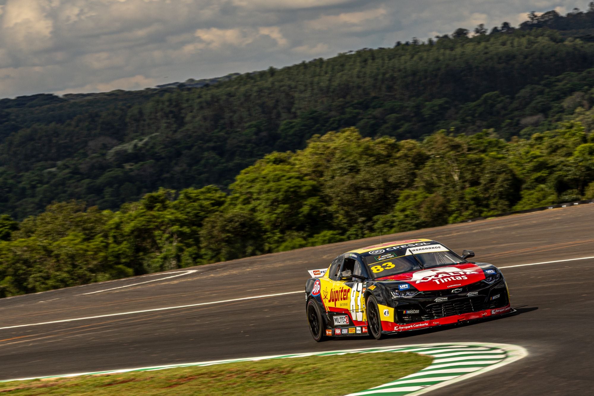 Gabriel Casagrande fatura primeira pole da história da NASCAR Brasil em Chapecó Gabriel Casagrande