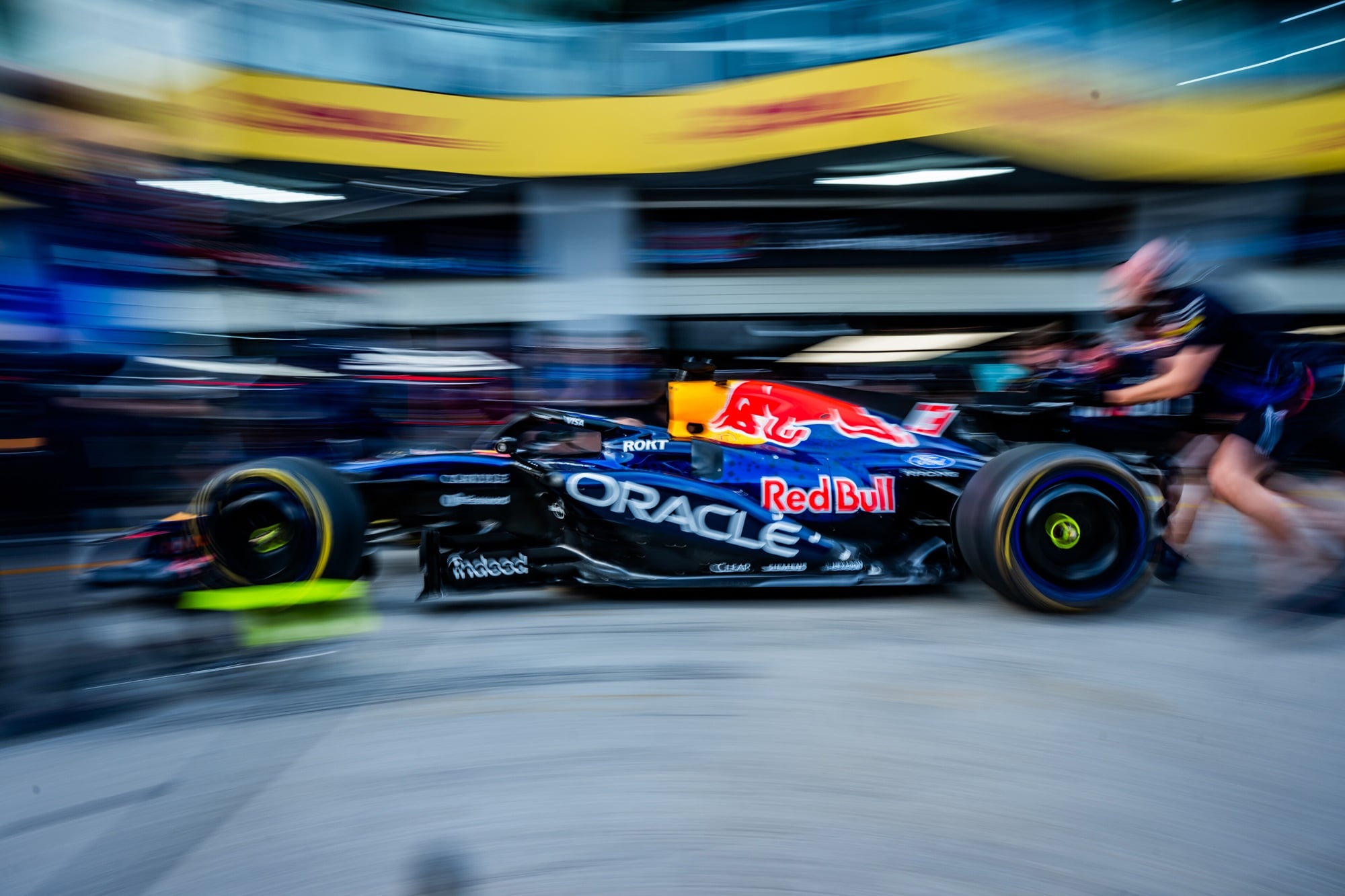 GP do Bahrein na Malásia 2026: Verstappen lidera o TL1 com folga