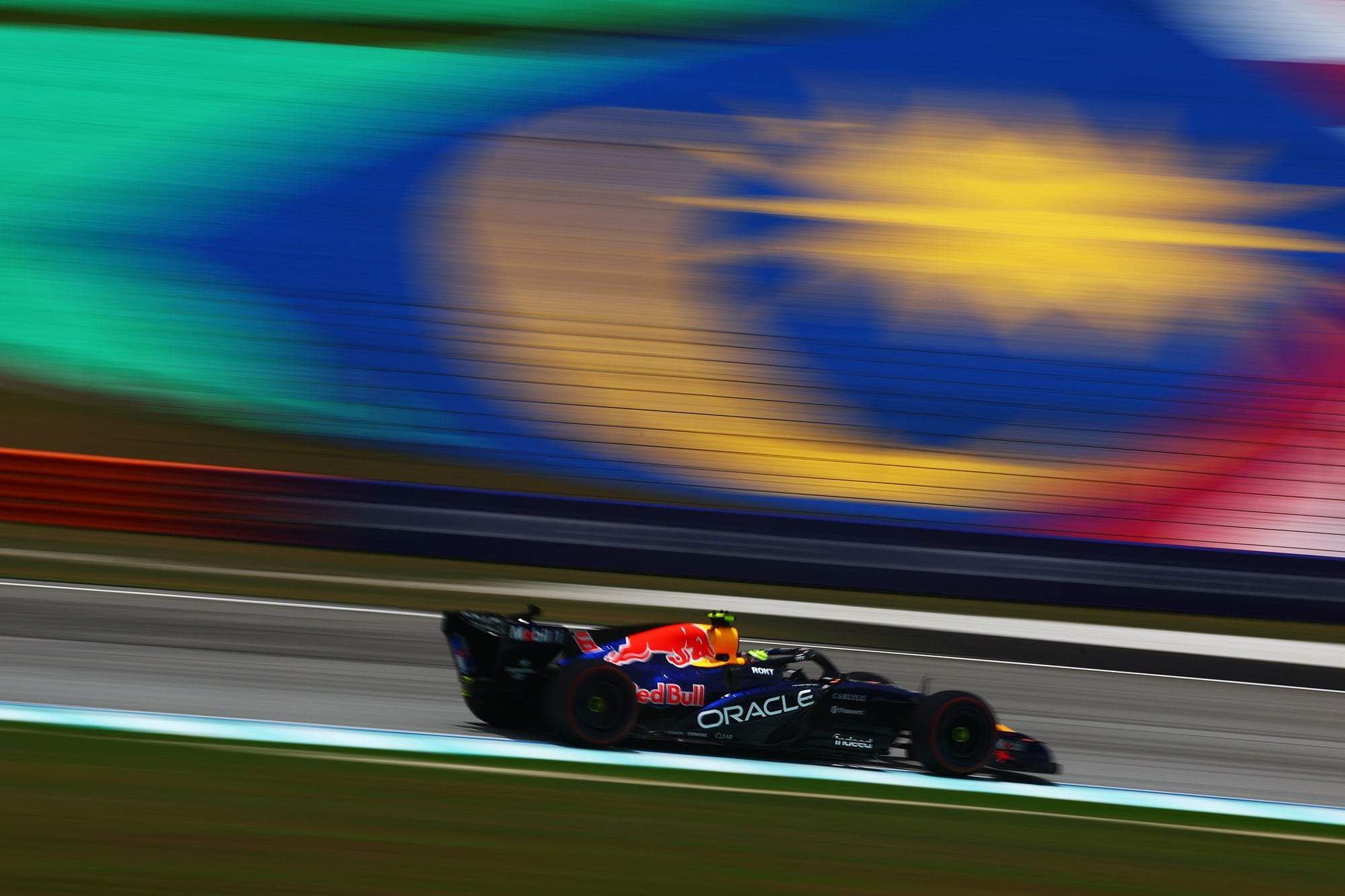 F1: Verstappen e Hamilton reacendem duelo em Sepang F1: Verstappen e Hamilton reacendem duelo em Sepang