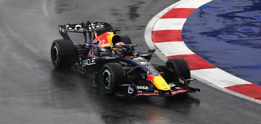 F1: Verstappen vence corrida Sprint caótica em Singapura após largada com chuva