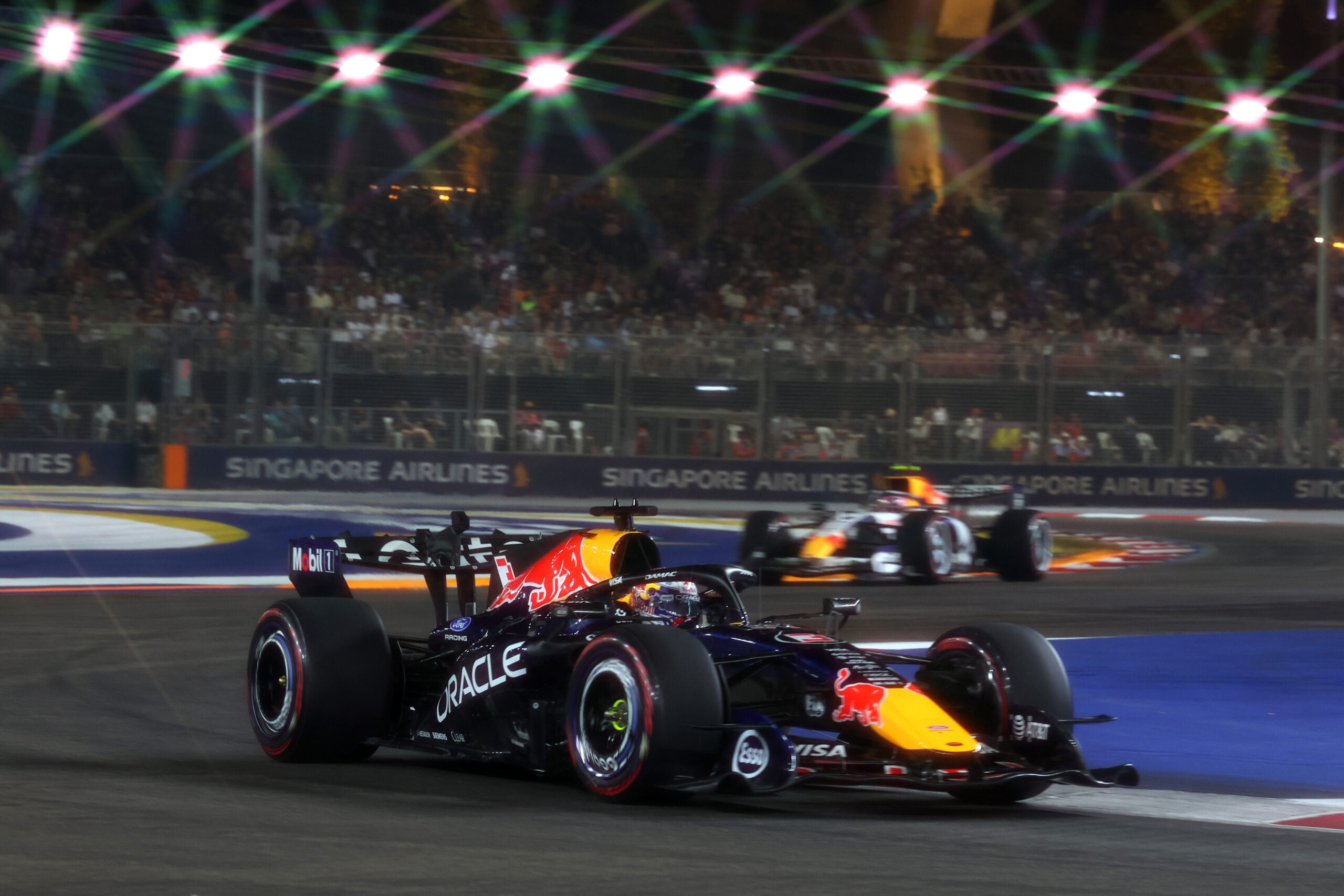 F1: Verstappen comemora pole e fala em força do carro da Red Bull em Singapura