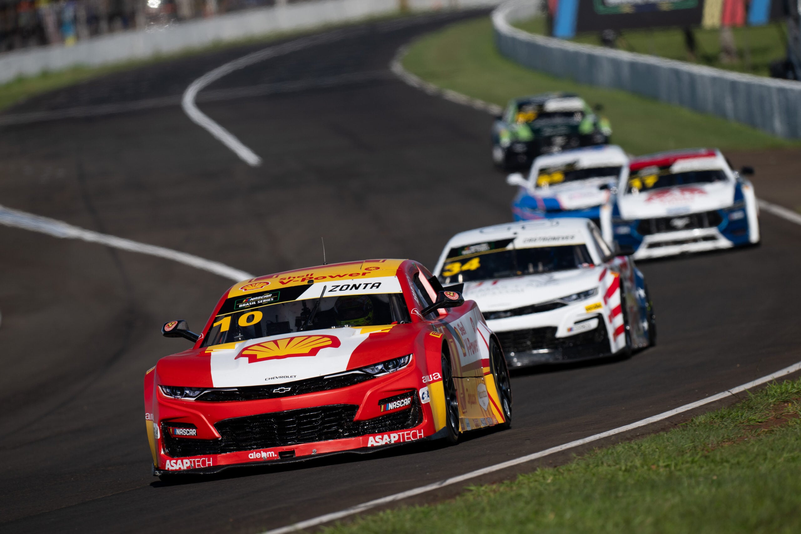 Galid Osman e Ricardo Zonta enfrentam rodada decisiva da NASCAR Brasil Galid Osman e Ricardo Zonta enfrentam rodada decisiva da NASCAR Brasil