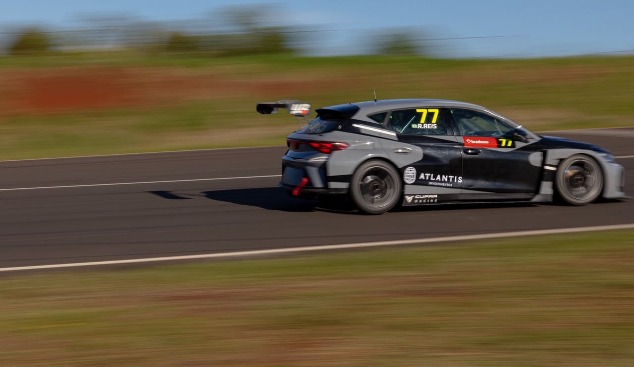 TCR South America: Girolami vence após Corrida 1 movimentada e safety car em Posadas TCR South America: Girolami vence após Corrida 1 movimentada e safety car em Posadas
