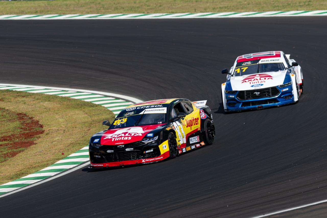 NASCAR Brasil: Casagrande bate Maurício e lidera primeiro treino em Chapecó