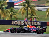 F1 hoje: Verstappen lidera em Sepang e Bortoleto vive sustos