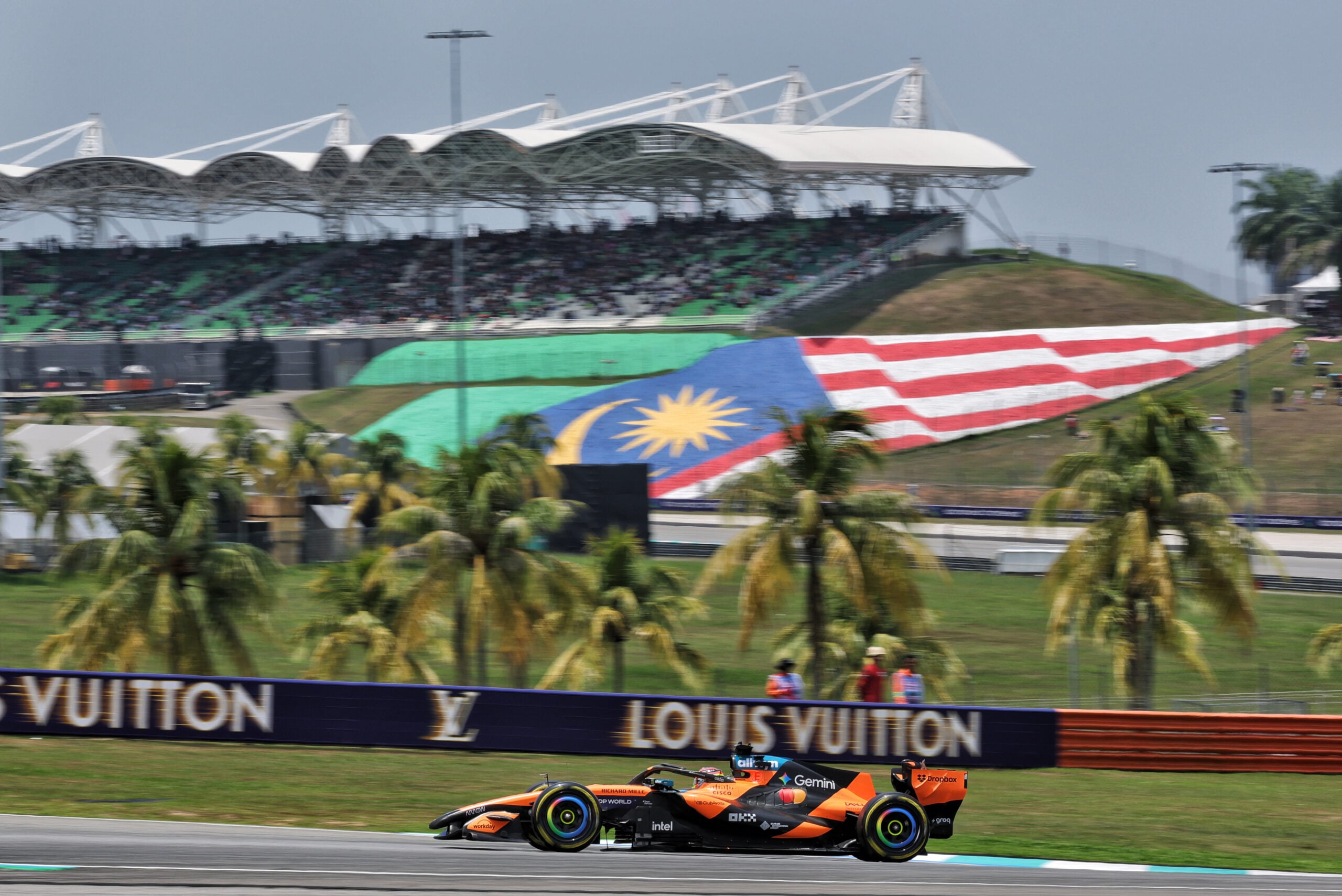 F1: Veja as melhores fotos da sexta-feira em Sepang Oscar Piastri (AUS) McLaren F1 Team MCL40.