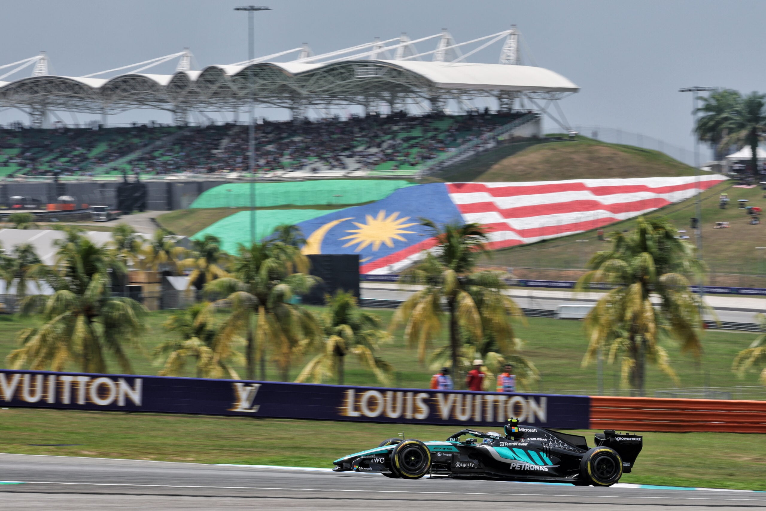 F1: Veja as melhores fotos da sexta-feira em Sepang Andrea Kimi Antonelli (ITA) Mercedes AMG Formula One Team W17.