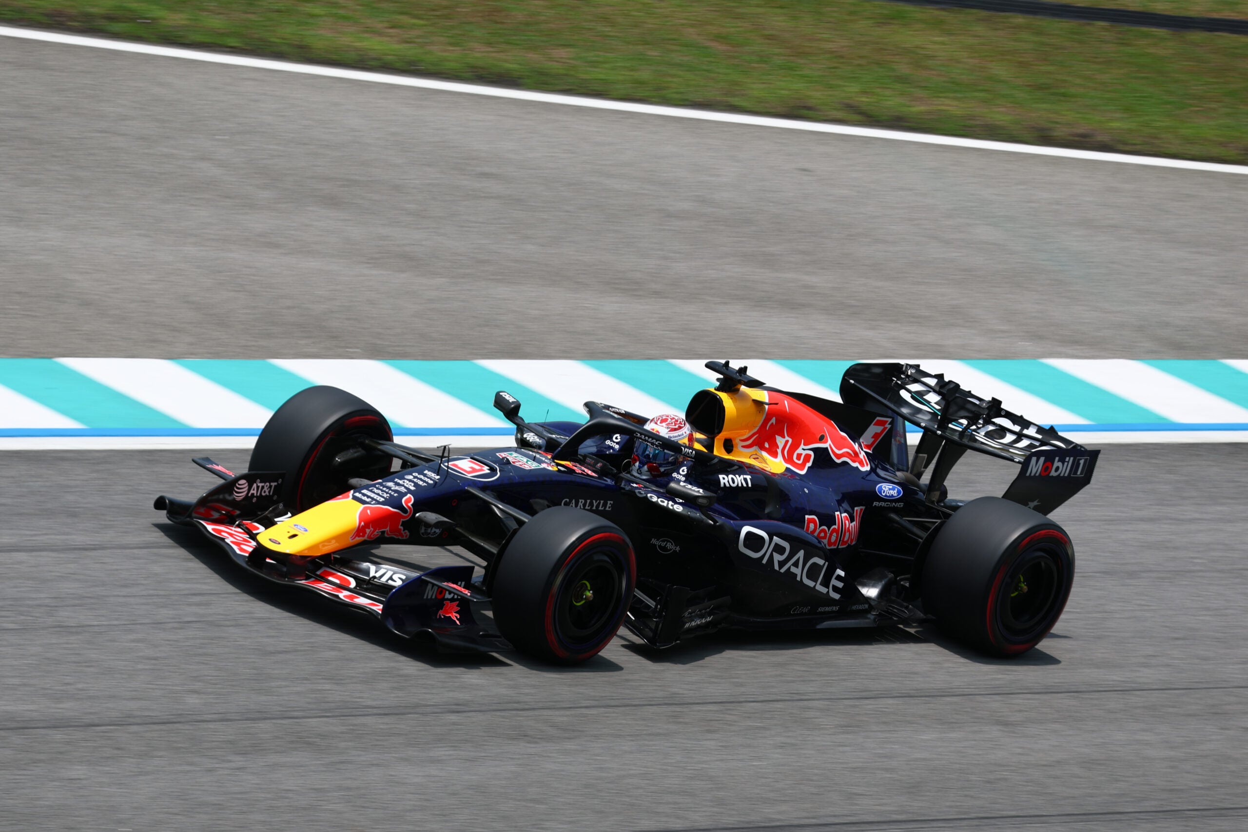 F1: Veja as melhores fotos da sexta-feira em Sepang Max Verstappen (NLD) Red Bull Racing RB22.