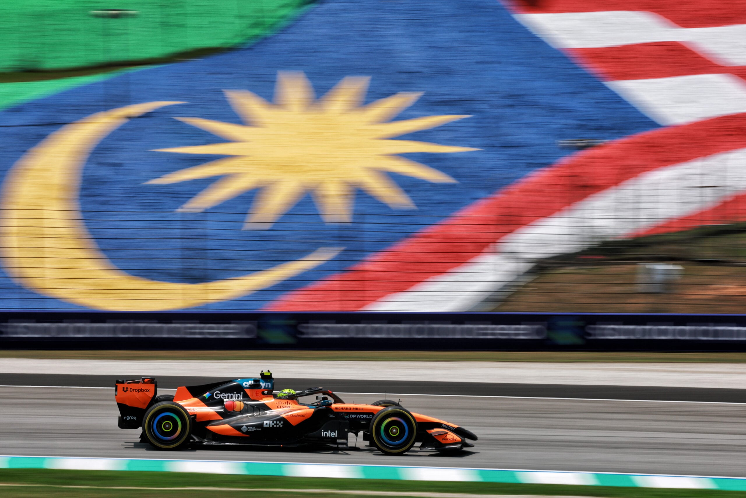 F1: Veja as melhores fotos da sexta-feira em Sepang Lando Norris (GBR) McLaren F1 Team MCL40.