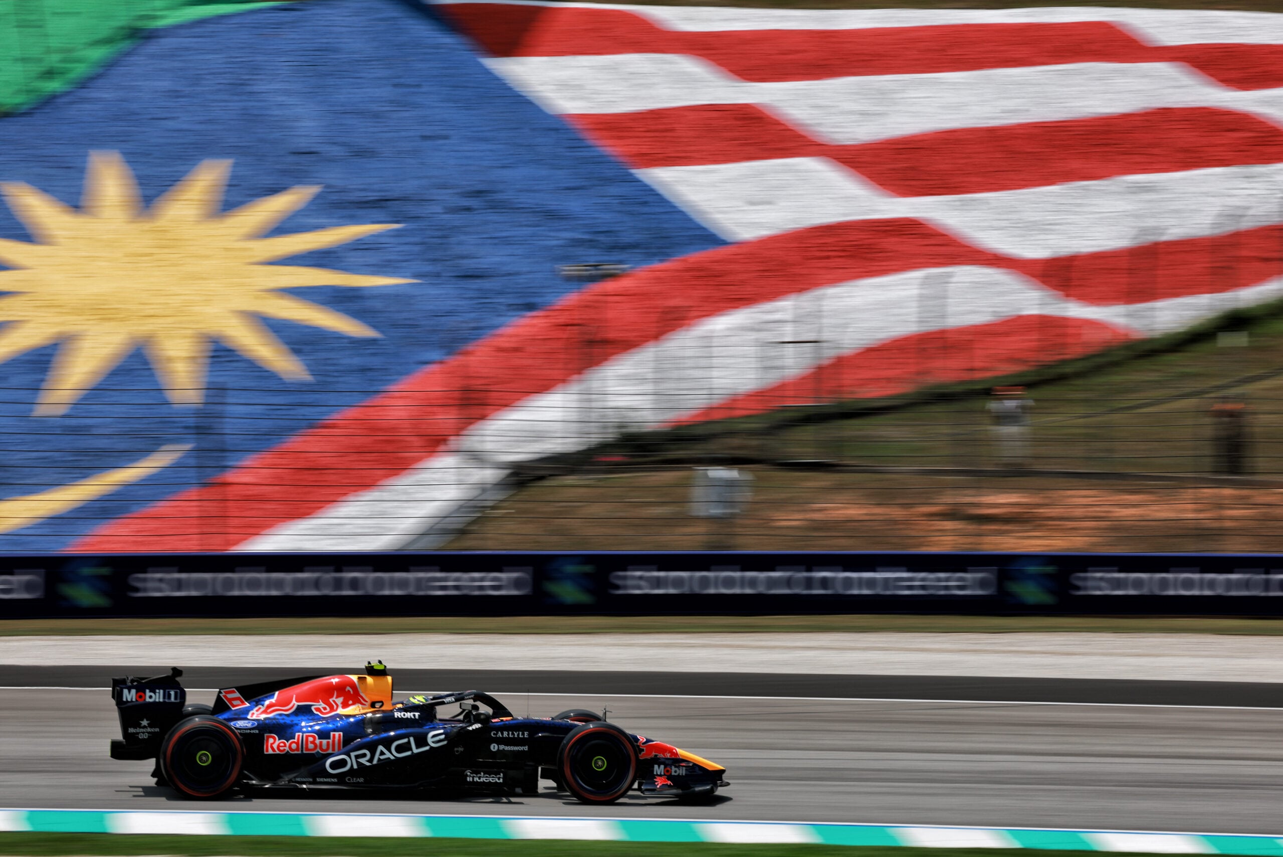 F1: Veja as melhores fotos da sexta-feira em Sepang Isack Hadjar (FRA) Red Bull Racing RB22.