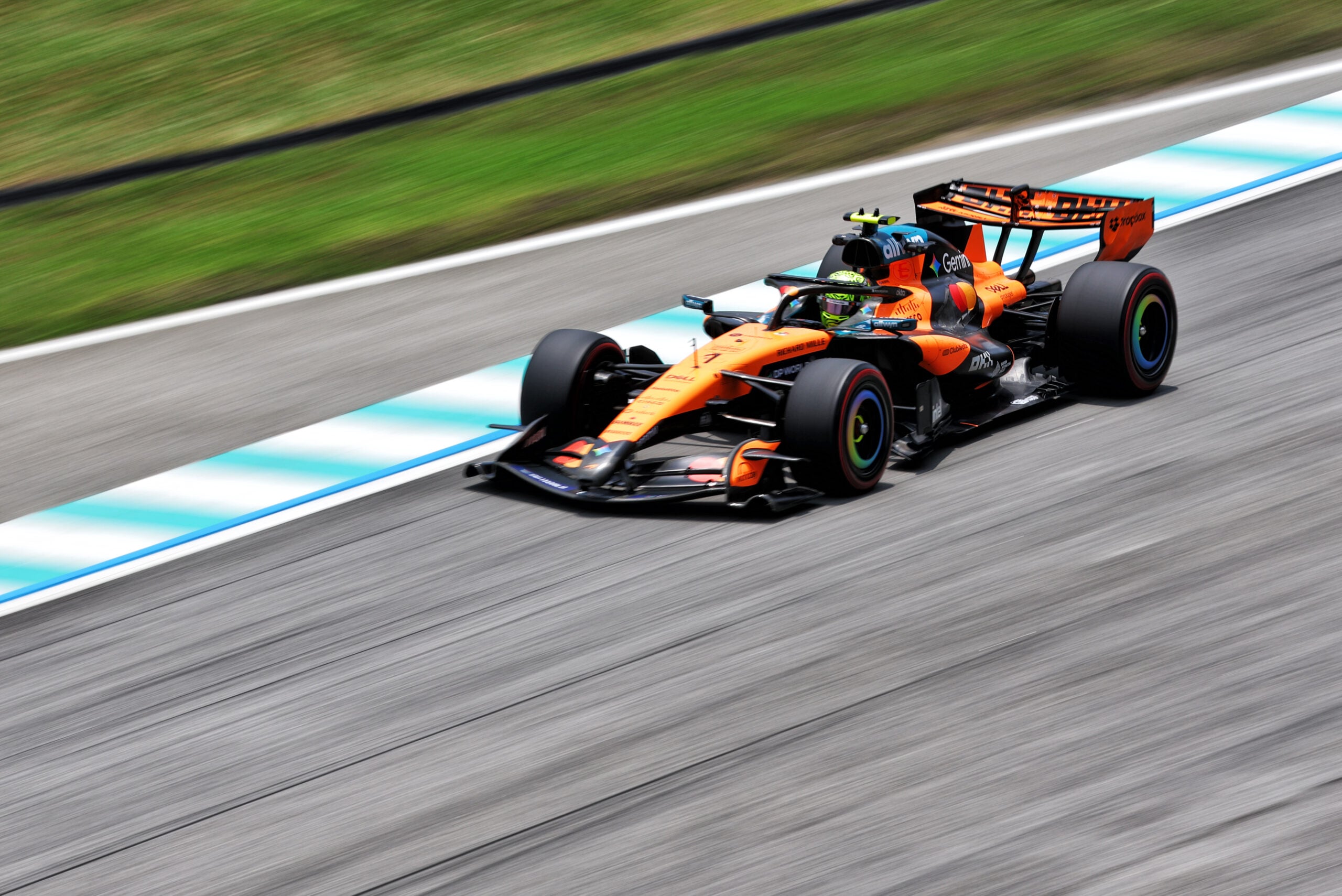 F1: Veja as melhores fotos da sexta-feira em Sepang Lando Norris (GBR) McLaren F1 Team MCL40.