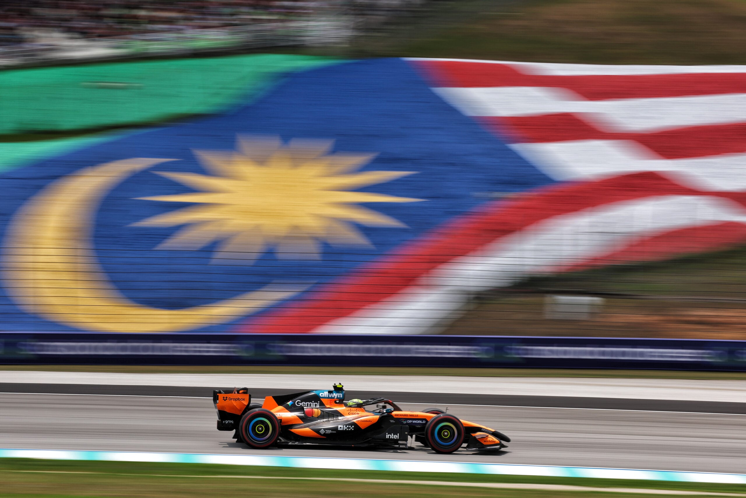 Lando Norris (GBR) McLaren F1 Team MCL40.