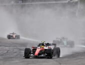 F1: Verstappen se surpreendeu com Ferrari usando pneus slicks na largada