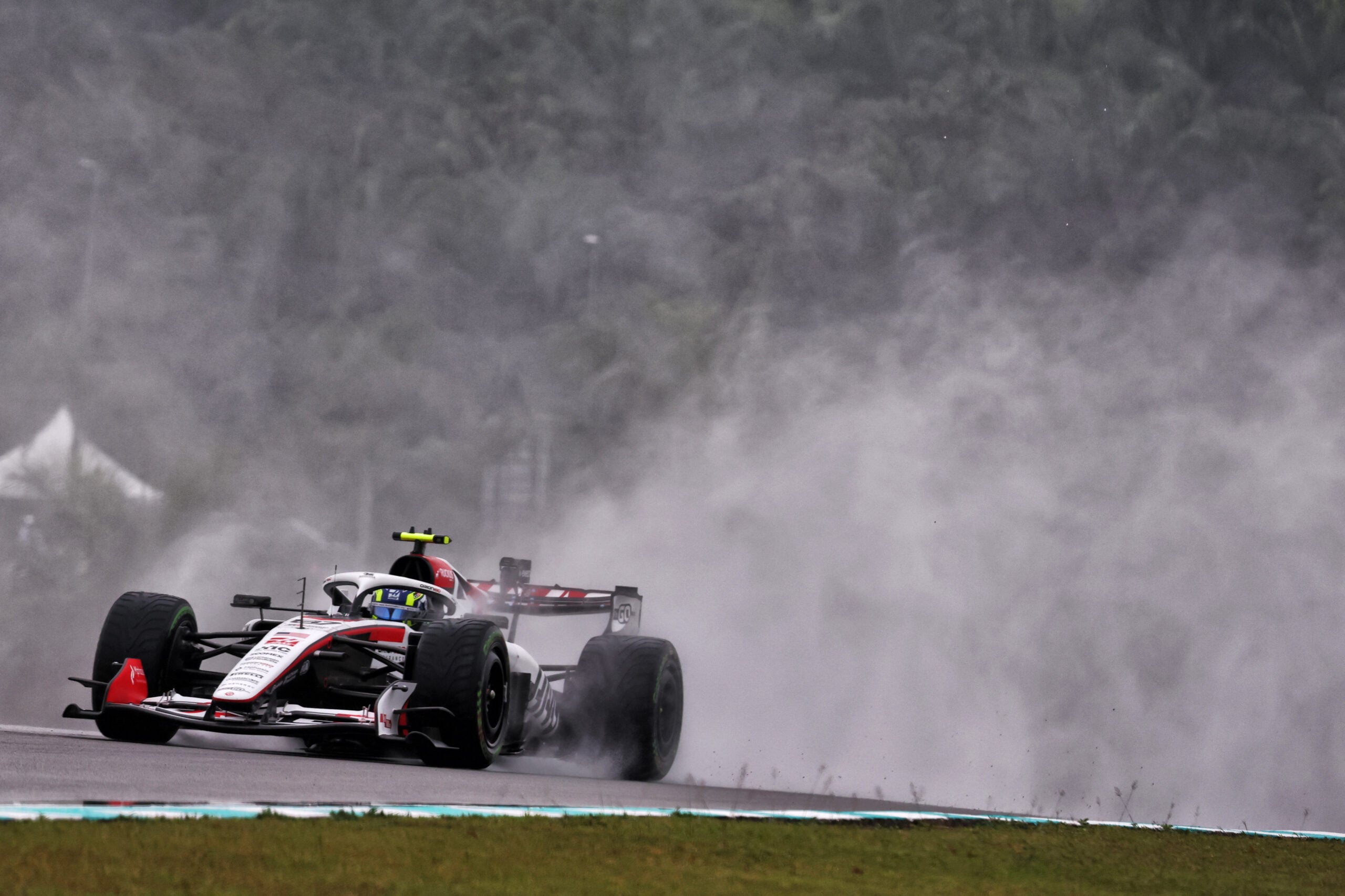 F1: Veja as melhores fotos do domingo em Sepang Oliver Bearman (GBR) Haas F1 Team VF-26.