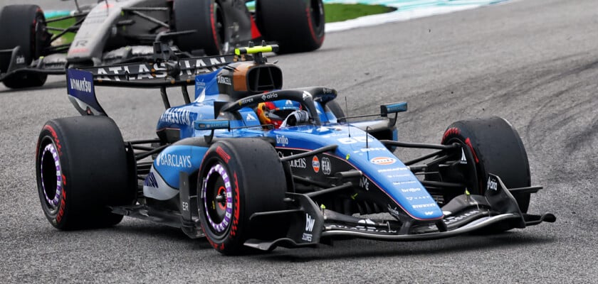 F1: Williams admite falta de ritmo após corrida caótica na Malásia