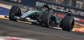 F1: Russell troca unidade de potência e larga do fundo em Singapura