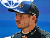 F1: Verstappen comemora pole inesperada em Singapura; Hadjar fala em ajustes para evoluir