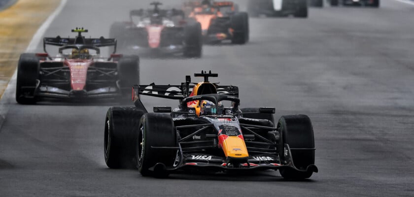 F1: Max Verstappen busca feito inédito em Singapura sob pressão da Ferrari