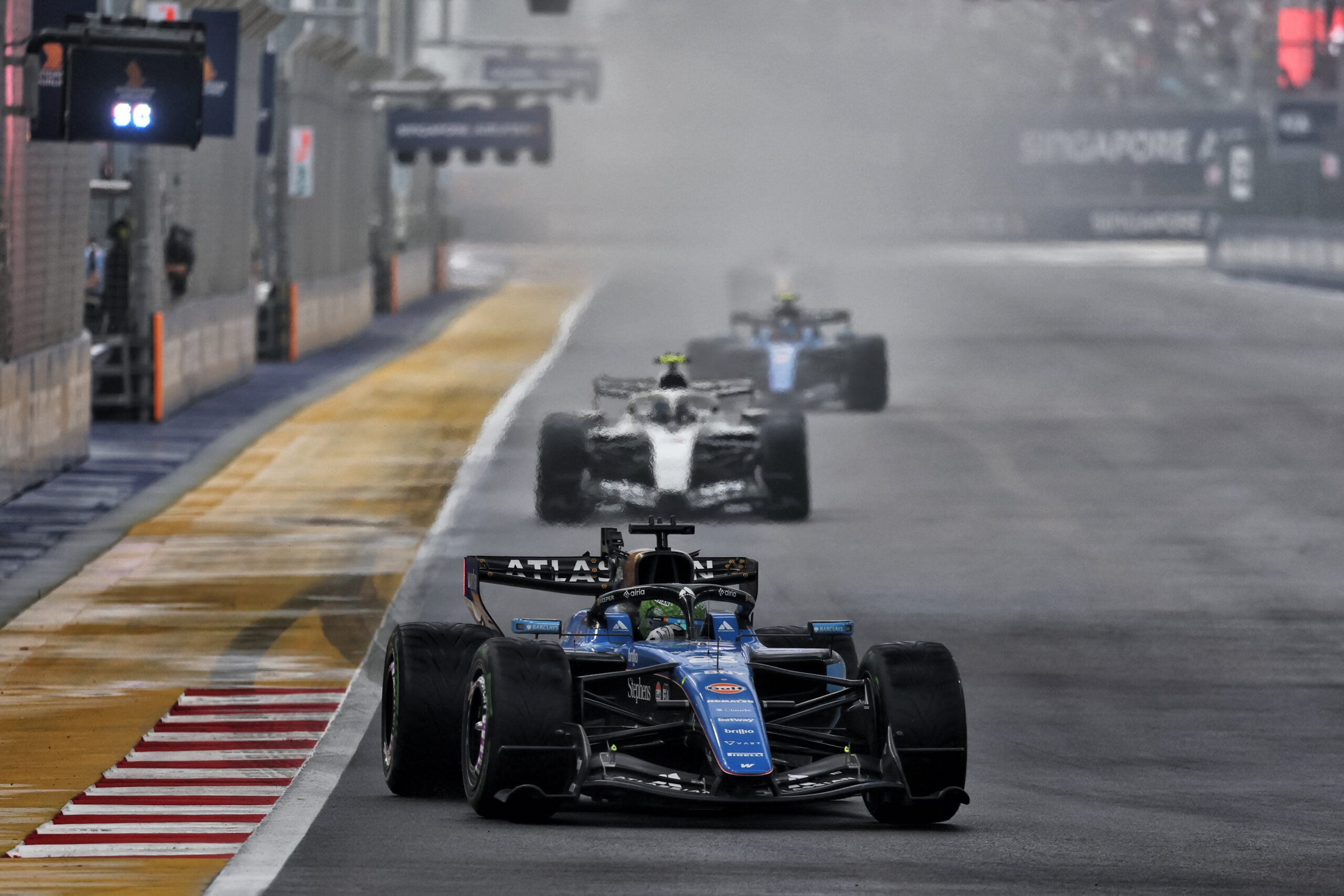 Alexander Albon (THA) Williams F1 Team FW48.
