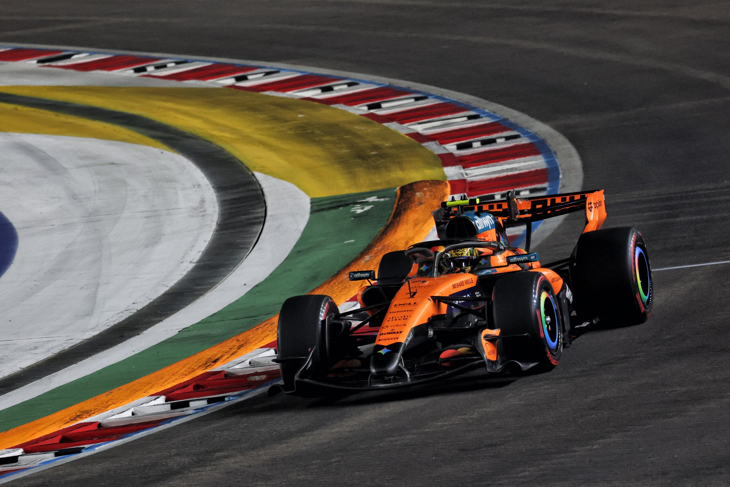 Lando Norris (GBR) McLaren F1 Team MCL40.