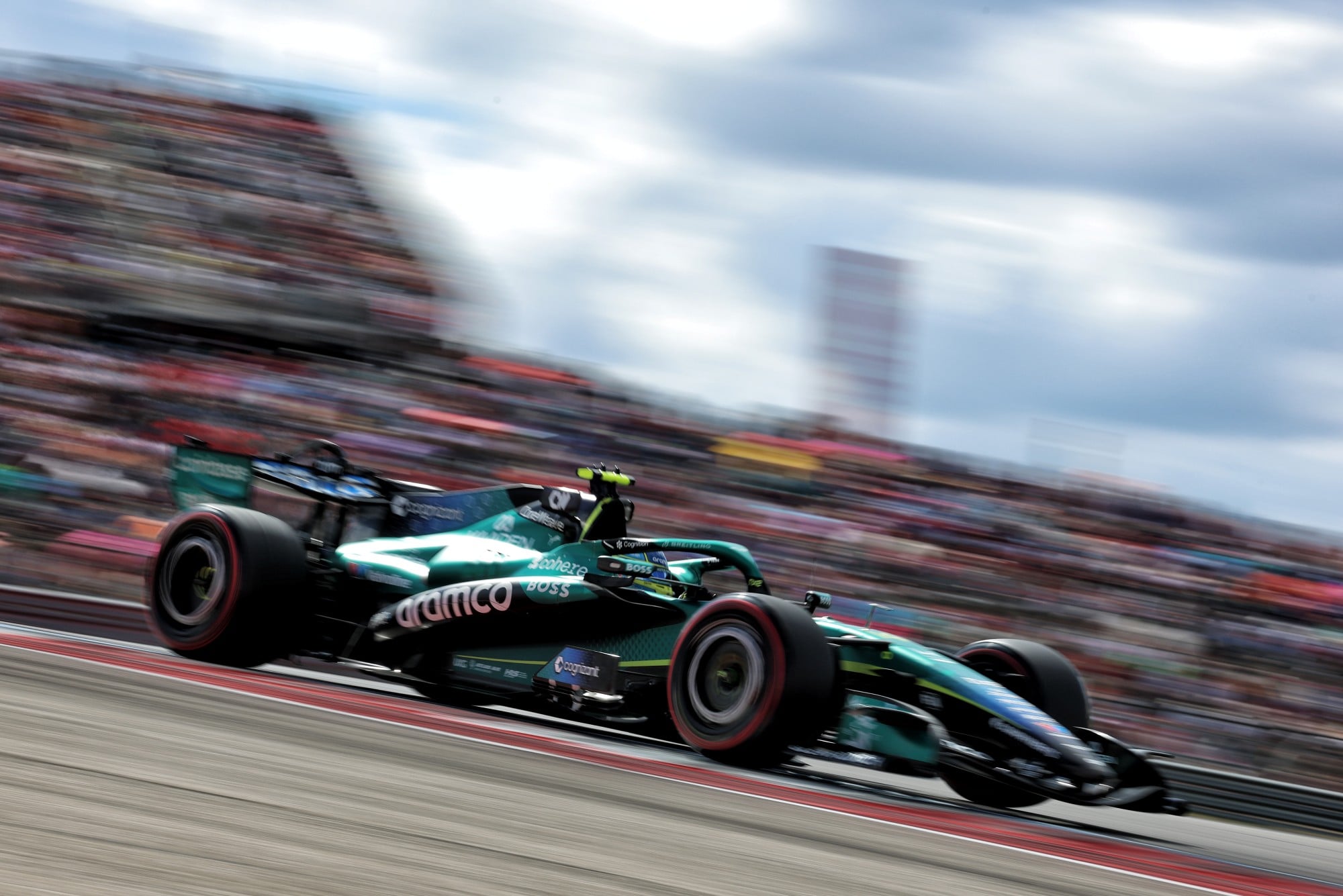 F1: Confira as imagens deste sábado do GP dos Estados Unidos 2026 Fernando Alonso (ESP) Aston Martin F1 Team AMR26.