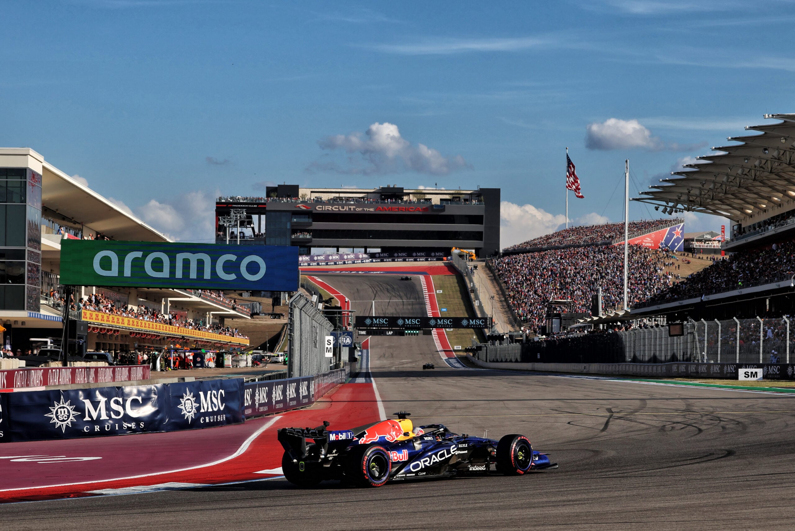 F1: Red Bull revela dano no carro de Verstappen no GP dos EUA Max Verstappen (NLD) Red Bull Racing RB22.