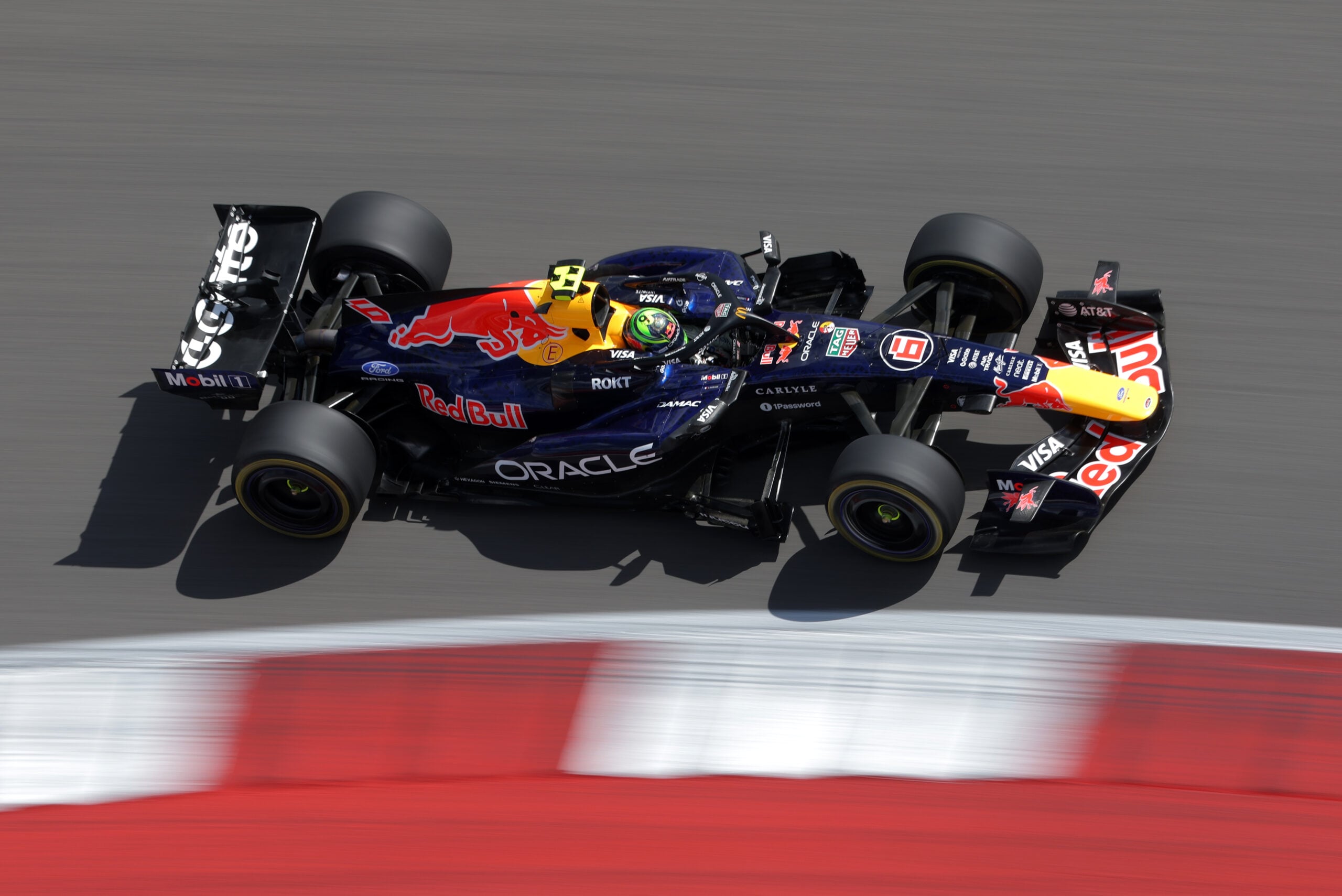F1: Hadjar pede que Red Bull redesenhe embreagem após GP dos EUA desafiador Isack Hadjar (FRA) Red Bull Racing RB22.
