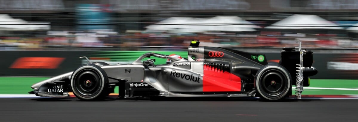 F1: Audi é multada após erro que prejudicou estreia de Slater F1: Audi é multada após erro que prejudicou estreia de Slater