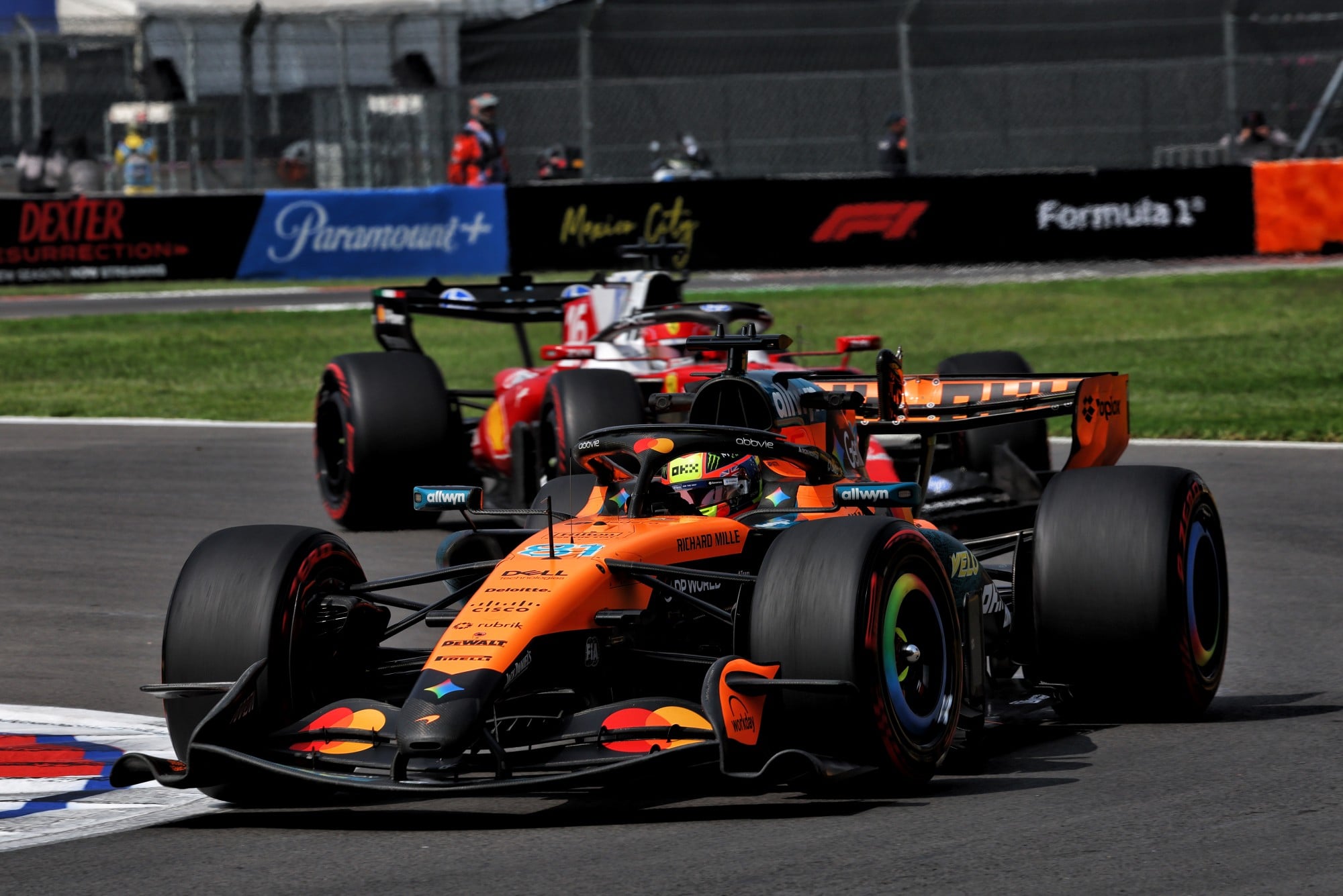 Oscar Piastri (AUS) McLaren F1 Team MCL40.
