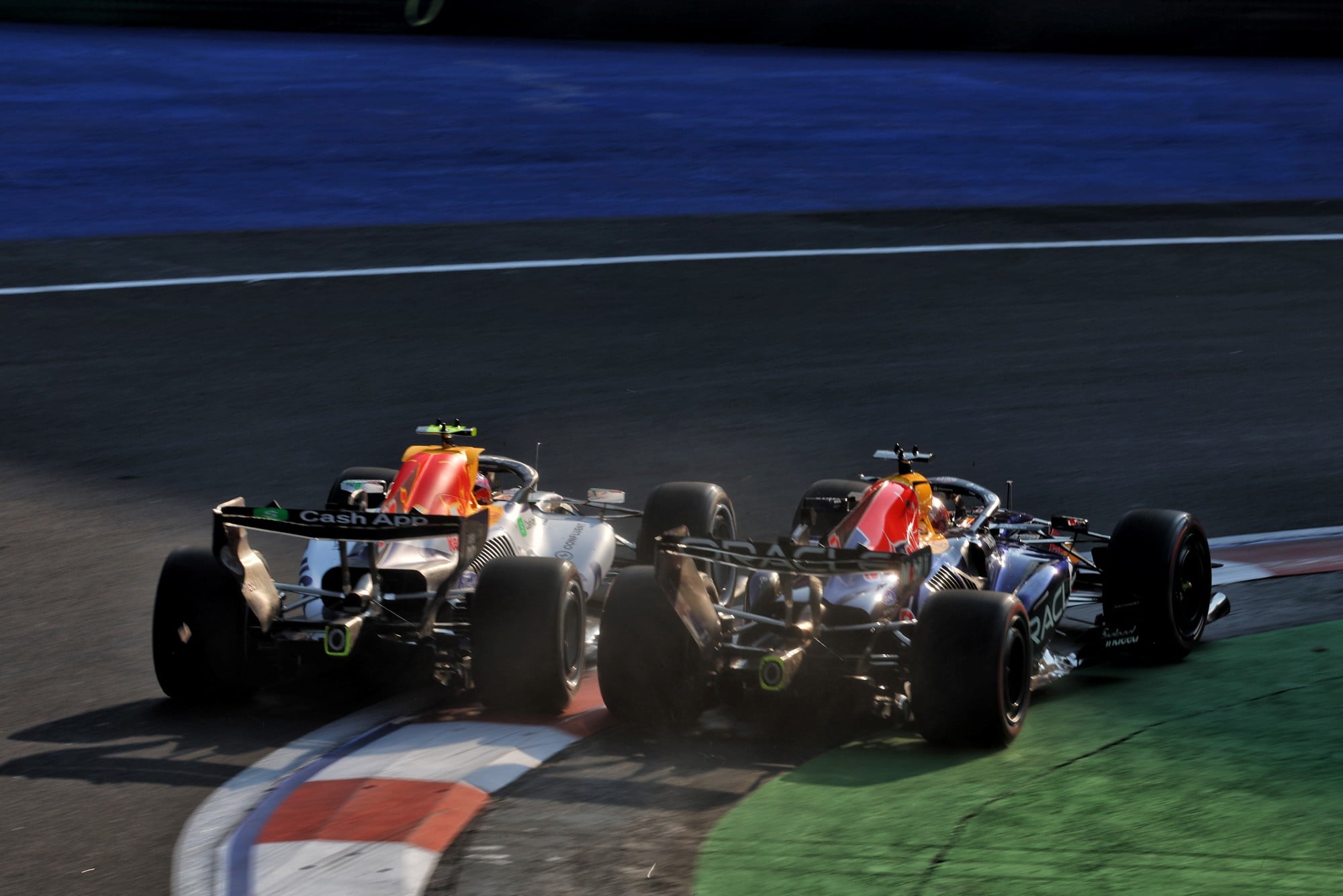 Liam Lawson (NZL) Racing Bulls Formula One Team VCARB 03 and Max Verstappen (NLD) Red Bull Racing RB22 make contact in the second practice session.