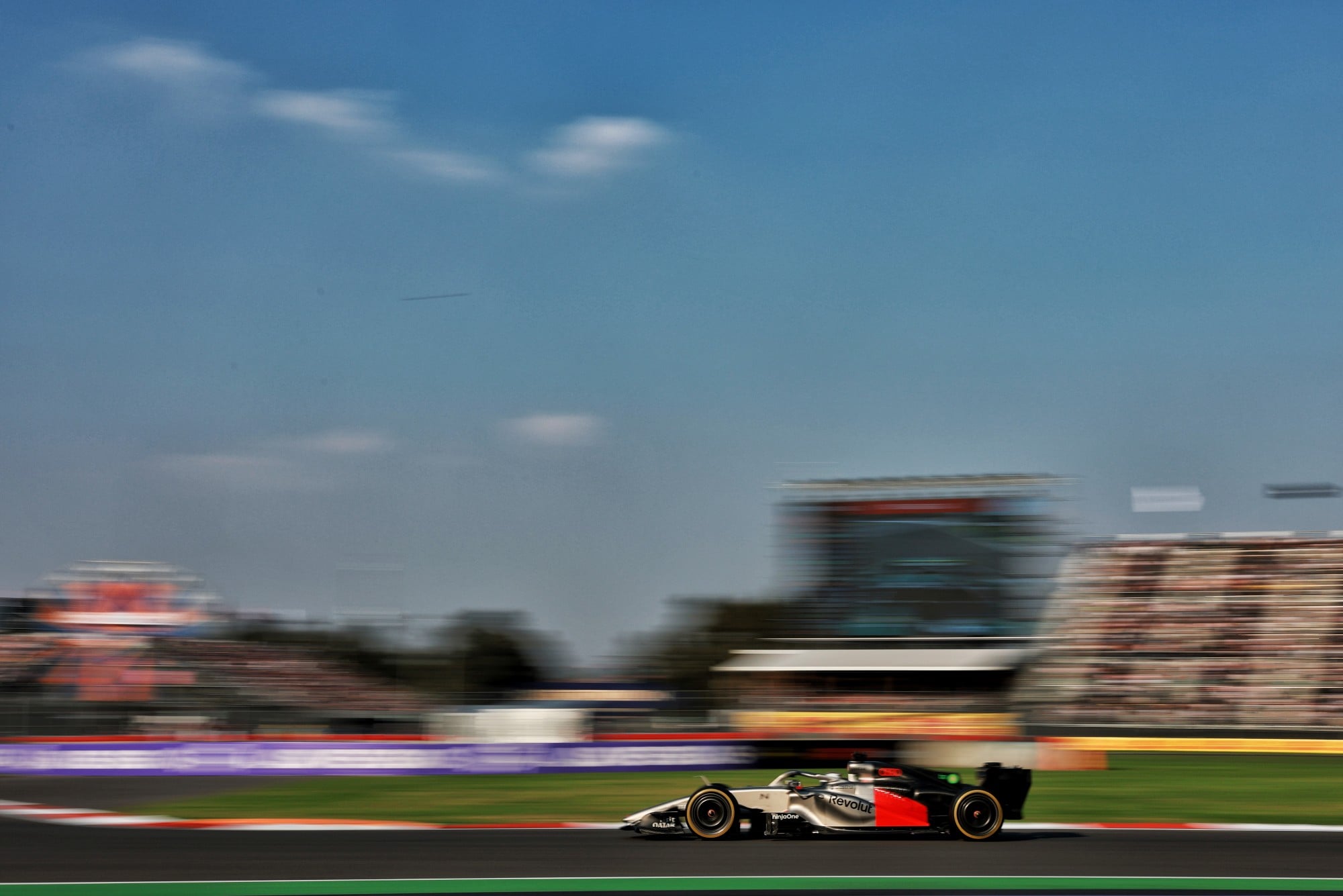 Nico Hulkenberg (GER) Audi F1 Team R26.