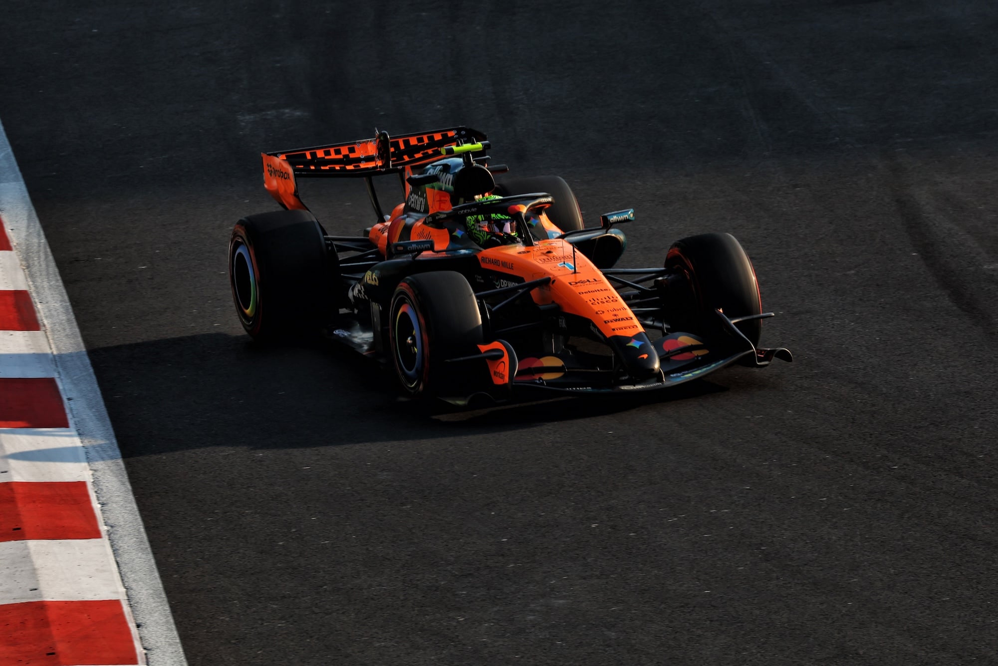 Lando Norris (GBR) McLaren F1 Team MCL40.