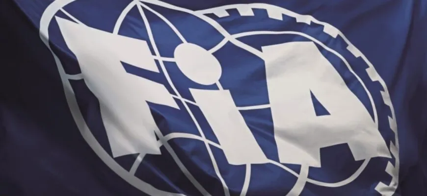 FIA trabalha em nova regulamentação na F1 após punição de Raikkonen em Ímola