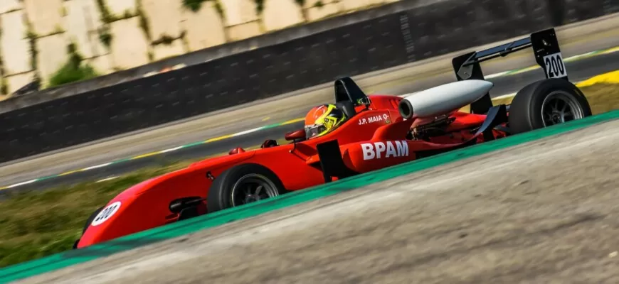 João Pedro Maia conquistou pódios em suas primeiras corridas com um carro da Fórmula 3