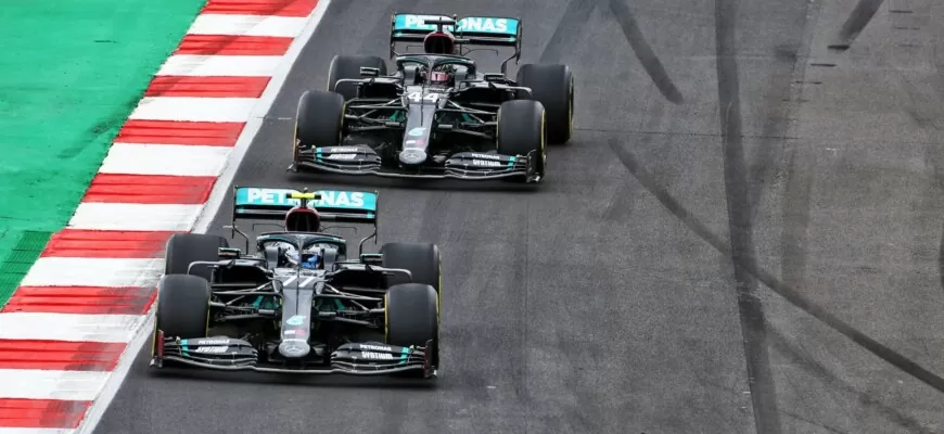 Valtteri Bottas e Lewis Hamilton (Mercedes) - GP de Portugal F1 2020