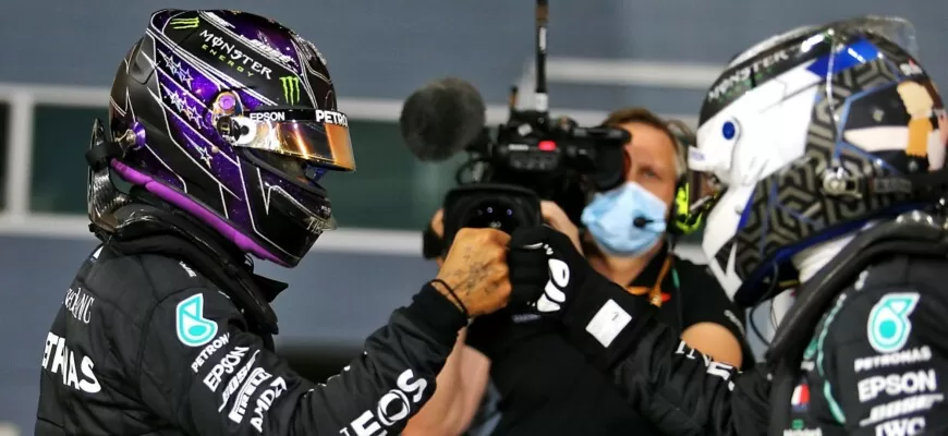 Lewis Hamilton e Valtteri Bottas (Mercedes) GP do Bahrein F1 2020